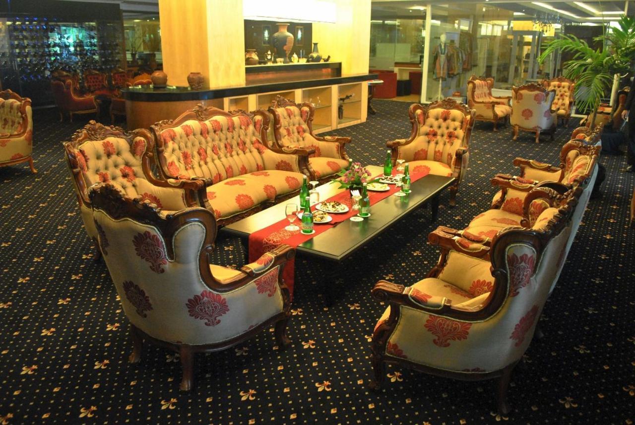 Bumi Senyiur Hotel Samarinda Exterior foto
