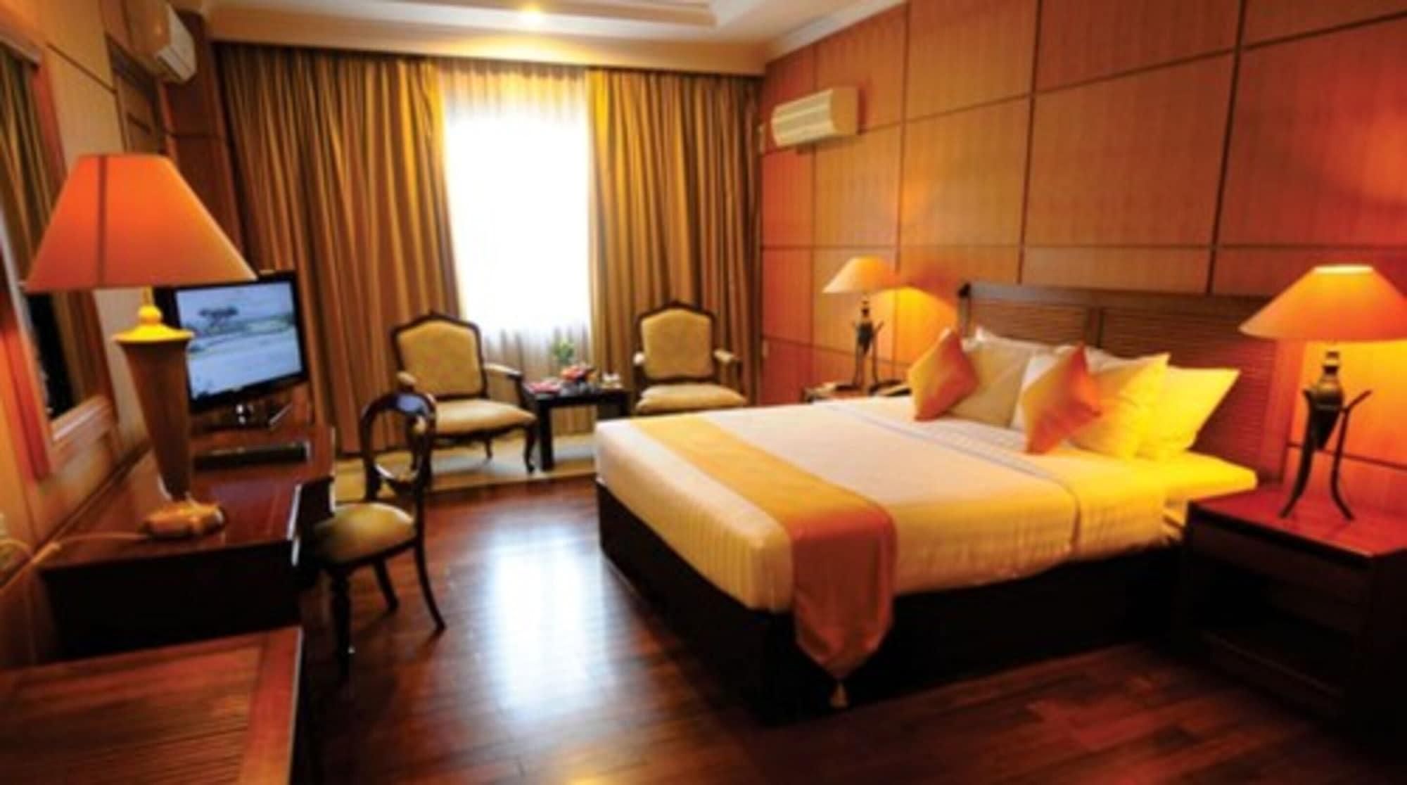 Bumi Senyiur Hotel Samarinda Exterior foto